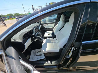 2017 Tesla Model X 75D - miniatura 6