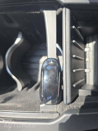 2017 Tesla Model X 75D - miniatura 8