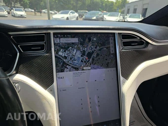 2017 Tesla Model X 75D – miniatura 10