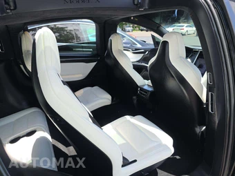 2017 Tesla Model X 75D – miniatura 16