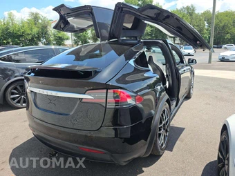 2017 Tesla Model X 75D – miniatura 3