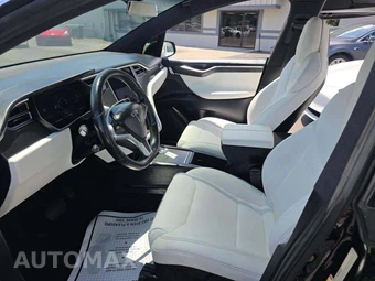 2017 Tesla Model X 75D – miniatura 6