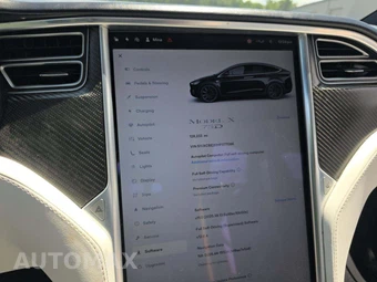 2017 Tesla Model X 75D – miniatura 9