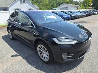 2017 Tesla Model X 75D - miniatura 4