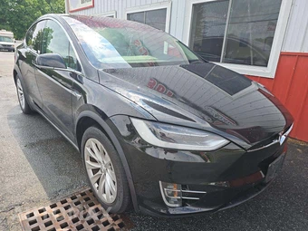2017 Tesla Model X 75D – miniatura 4