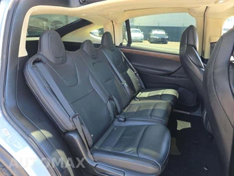 2017 Tesla Model X 75D – miniatura 14