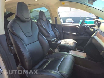 2017 Tesla Model X 75D – miniatura 16