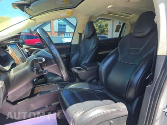 2017 Tesla Model X 75D – miniatura 3