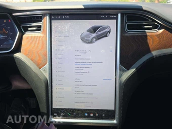 2017 Tesla Model X 75D – miniatura 7