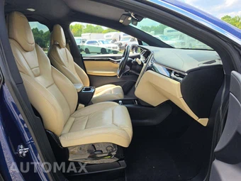 2017 Tesla Model X 75D - miniatura 18