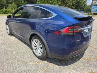 2017 Tesla Model X 75D - miniatura 2