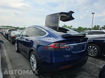 2017 Tesla Model X 75D – miniatura 6