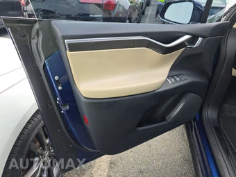 2017 Tesla Model X 75D – miniatura 9