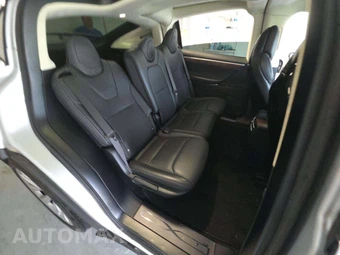 2017 Tesla Model X 75D – miniatura 16