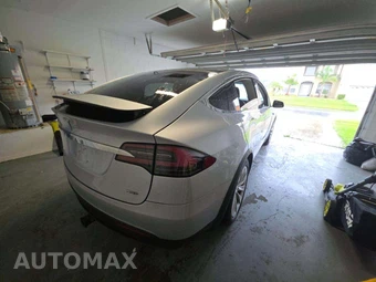2017 Tesla Model X 75D – miniatura 3