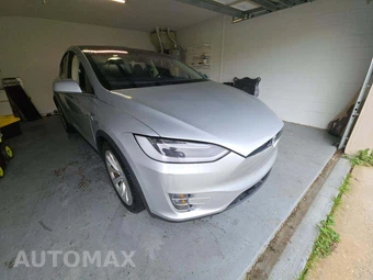 2017 Tesla Model X 75D – miniatura 4