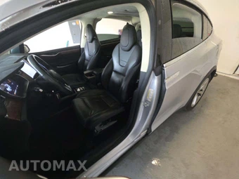 2017 Tesla Model X 75D – miniatura 6