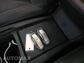 2017 Tesla Model X 75D – miniatura 8