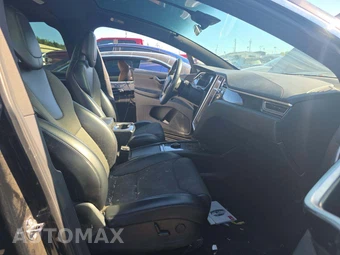 2017 Tesla Model X 75D – miniatura 19