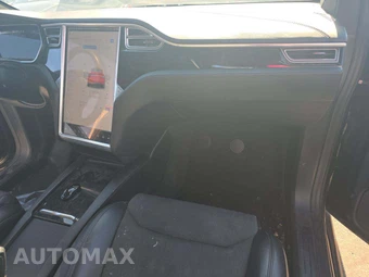 2017 Tesla Model X 75D – miniatura 20