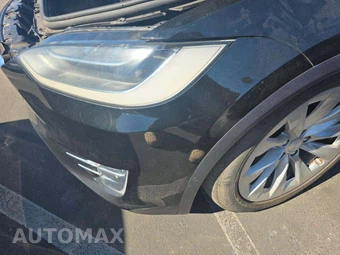 2017 Tesla Model X 75D – miniatura 22