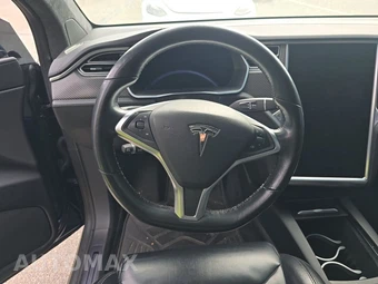 2017 Tesla Model X 90D – miniatura 10