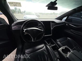 2017 Tesla Model X 90D – miniatura 11