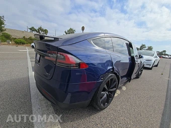 2017 Tesla Model X 90D – miniatura 4