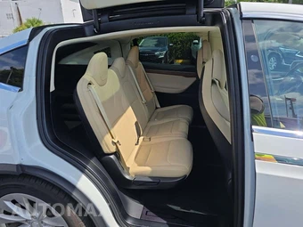 2017 Tesla Model X 90D - miniatura 17