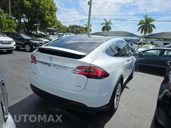 2017 Tesla Model X 90D - miniatura 3