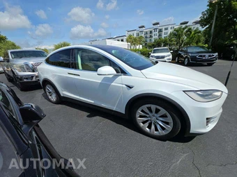 2017 Tesla Model X 90D - miniatura 4