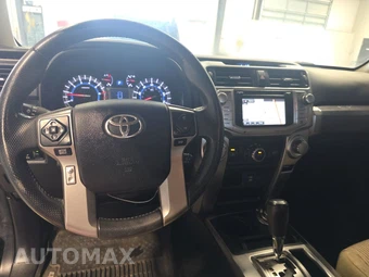 2017 Toyota 4Runner SR5 – miniatura 11