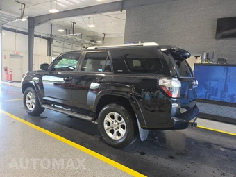 2017 Toyota 4Runner SR5 – miniatura 6