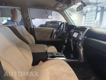 2017 Toyota 4Runner SR5 – miniatura 8