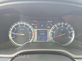 2017 Toyota 4Runner SR5 - miniatura 6