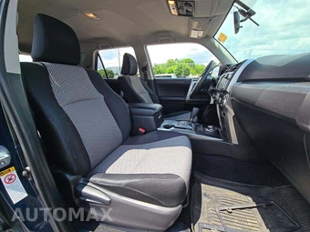 2017 Toyota 4Runner SR5 – miniatura 18