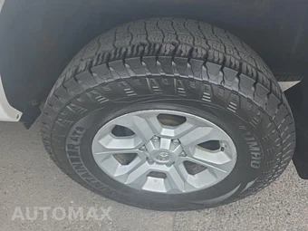 2017 Toyota 4Runner SR5 – miniatura 11