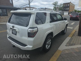 2017 Toyota 4Runner SR5 – miniatura 4