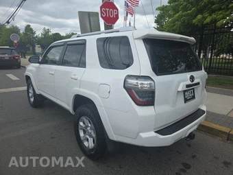 2017 Toyota 4Runner SR5 – miniatura 6