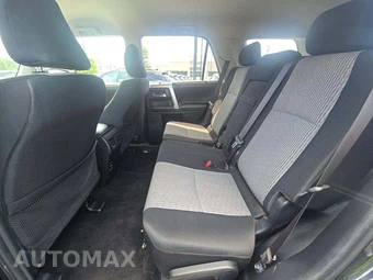 2017 Toyota 4Runner SR5 – miniatura 10