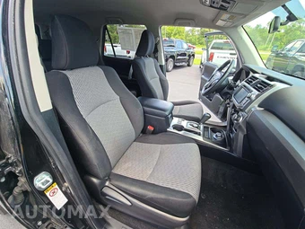 2017 Toyota 4Runner SR5 – miniatura 16