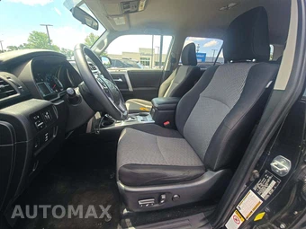 2017 Toyota 4Runner SR5 – miniatura 3