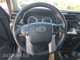 2017 Toyota 4Runner SR5 - miniatura 10