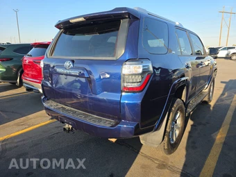 2017 Toyota 4Runner SR5 - miniatura 4
