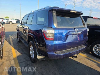 2017 Toyota 4Runner SR5 - miniatura 6