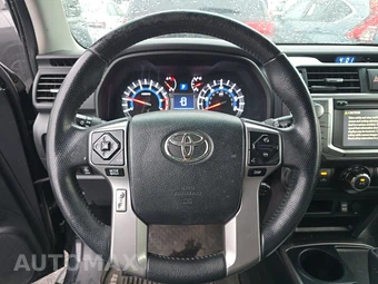 2017 Toyota 4Runner SR5 – miniatura 10