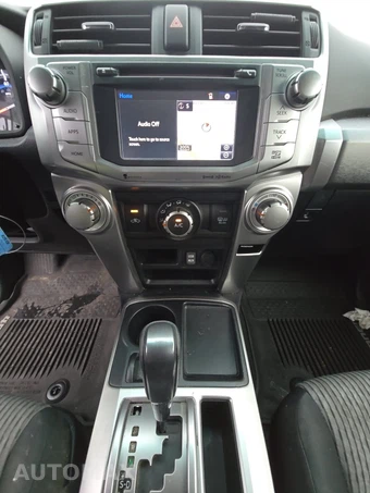 2017 Toyota 4Runner SR5 – miniatura 11