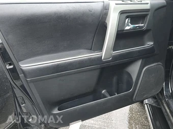 2017 Toyota 4Runner SR5 – miniatura 9