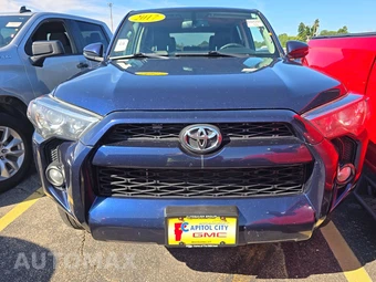 2017 Toyota 4Runner SR5 Premium - miniatura 2