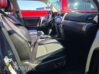 2017 Toyota 4Runner SR5 Premium - miniatura 8